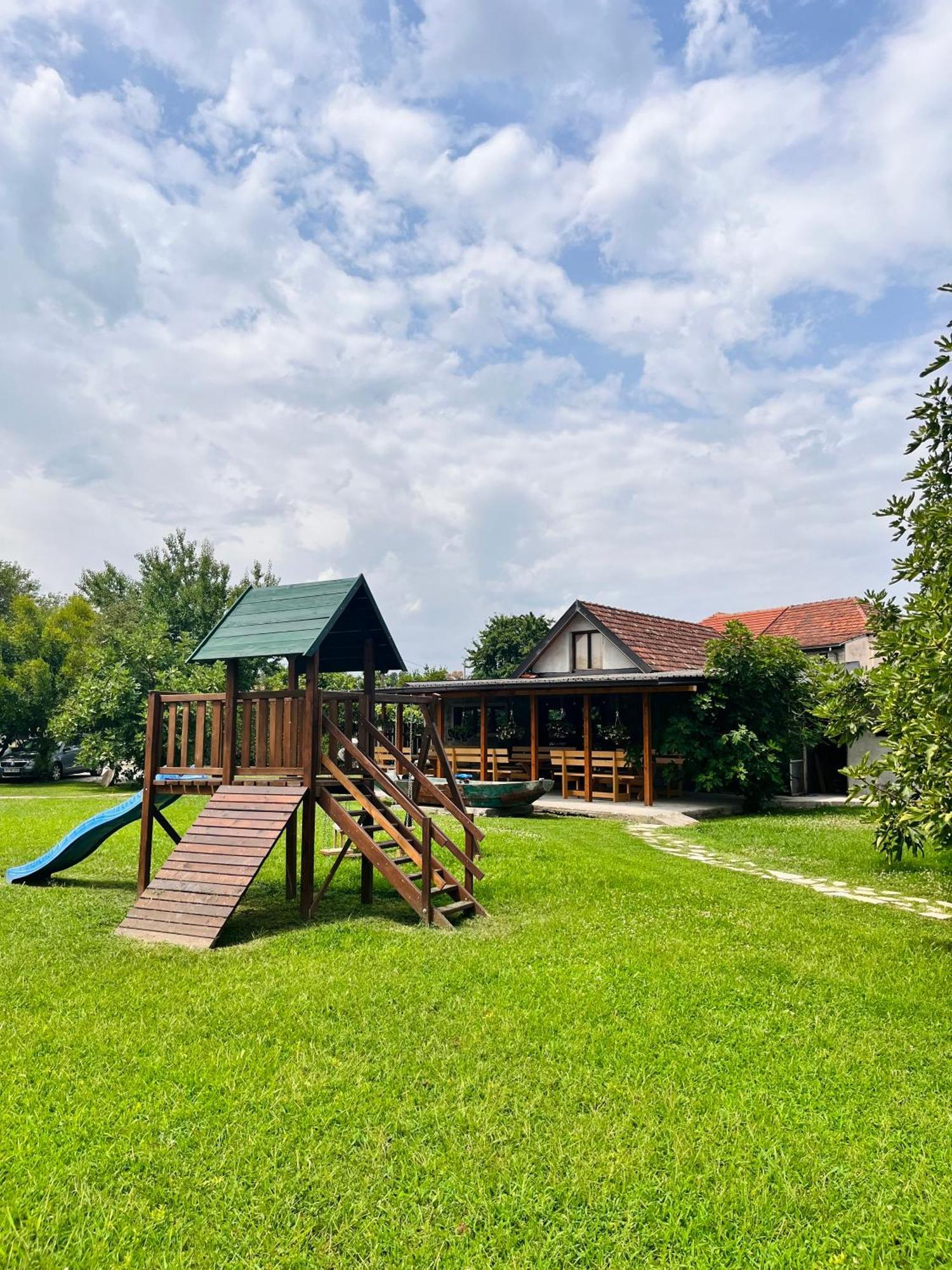 Balabani Local Stay Golubovci 외부 사진