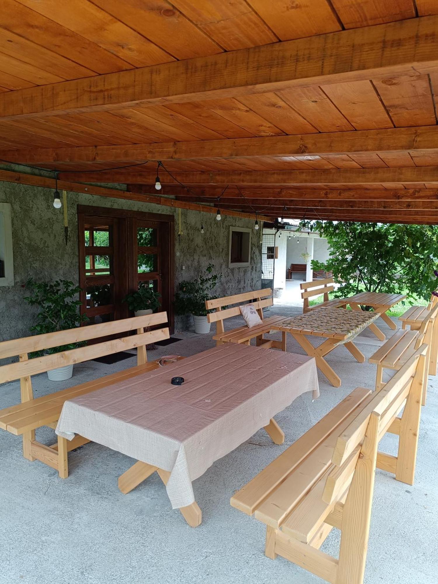 Balabani Local Stay Golubovci 외부 사진