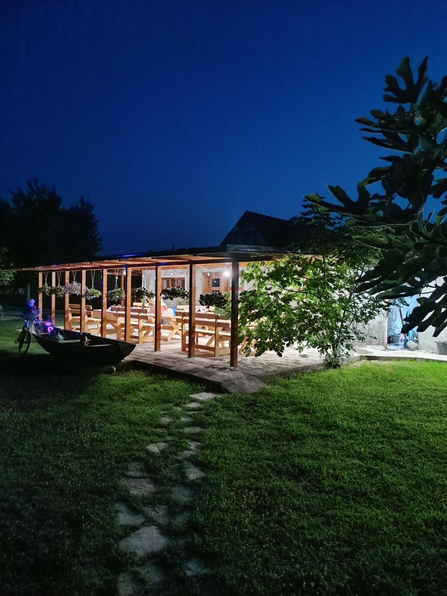 Balabani Local Stay Golubovci 외부 사진